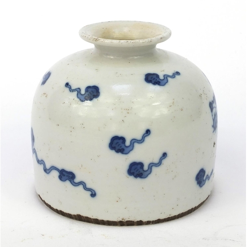 547 - Oriental Chinese brush pot hand painted with a dragon, character mark to base, 8.5cm high