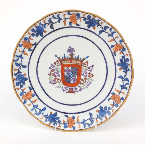 583 - Oriental Chinese porcelain armorial plate hand enamelled with a crest, character mark to back, 25cm ... 