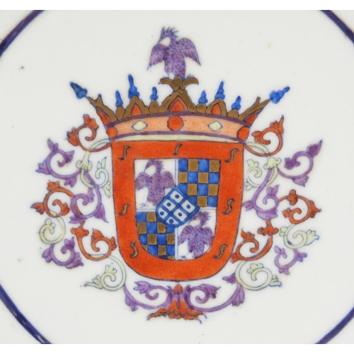 583 - Oriental Chinese porcelain armorial plate hand enamelled with a crest, character mark to back, 25cm ... 