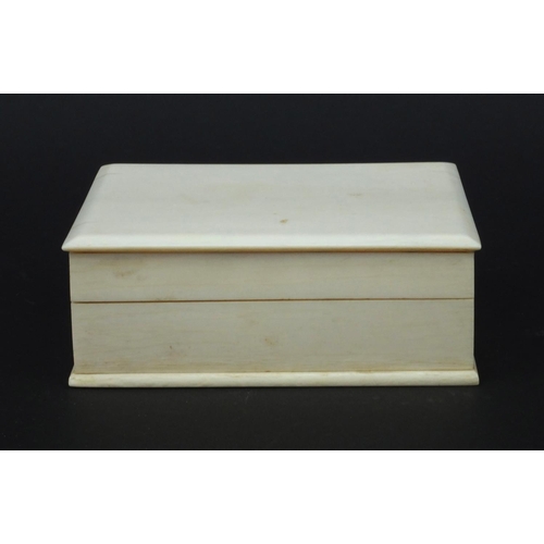 622 - Rectangular Oriental ivory box and cover, 12cm x 9cm