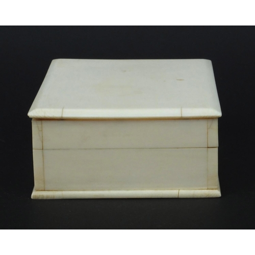 622 - Rectangular Oriental ivory box and cover, 12cm x 9cm