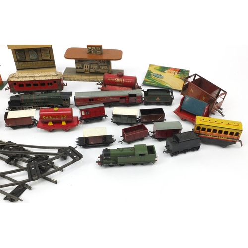 534 - Collection of 00 gauge and 0 gauge mostly tinplate railway items including Hornby, Princess Elizabet... 