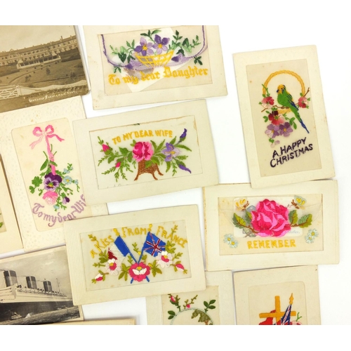 383 - Collection of military interest World War 1 embroidered silk postcards, including army audience corp... 