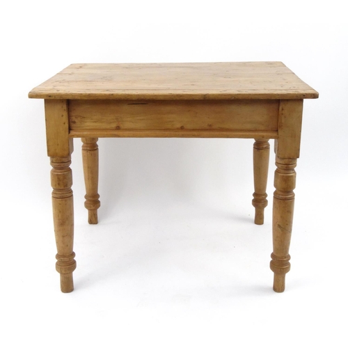 2030 - Victorian pine kitchen table, 73cm high x 92cm wide x 70 cm deep