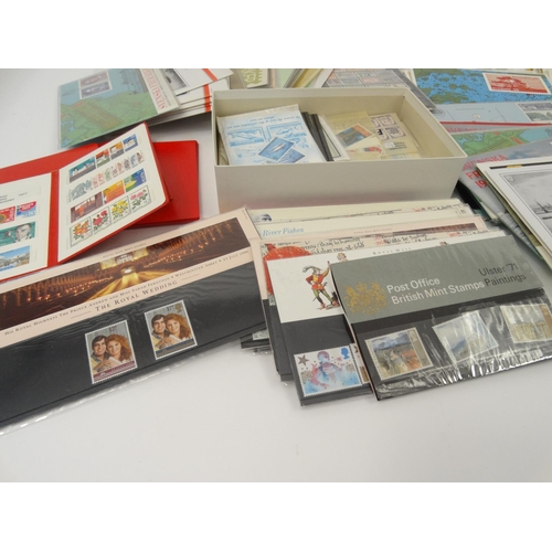 588 - Large collection of assorted first day covers