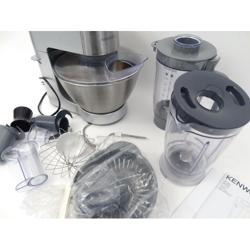 173 - Kenwood AT282 food processor and accessories