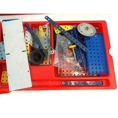 213 - Extensive collection of vintage Meccano