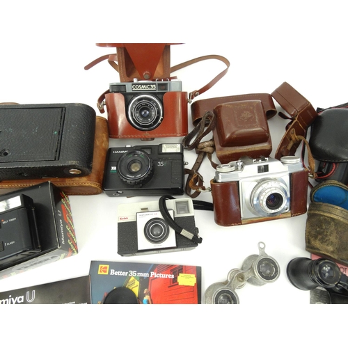 438 - Small selection of assorted vintage cameras including Canon, Agfa and Kodak examples