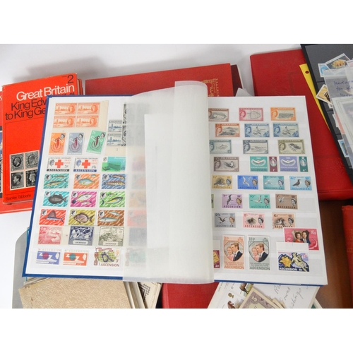 585 - Extensive collection of stamps arranged in albums, including unused stamps, together with Stanley Gi... 