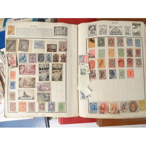 585 - Extensive collection of stamps arranged in albums, including unused stamps, together with Stanley Gi... 