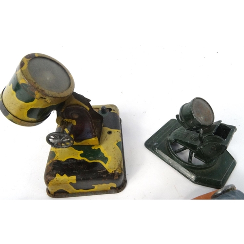 407 - Small selection of hand painted lead military figures, including a Britain style search light, horse... 