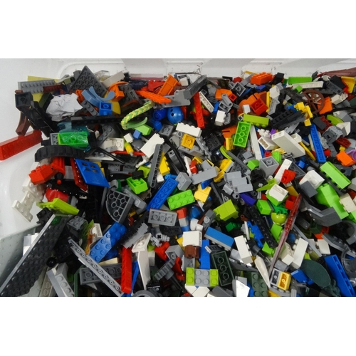 504 - Large selection of assorted Lego