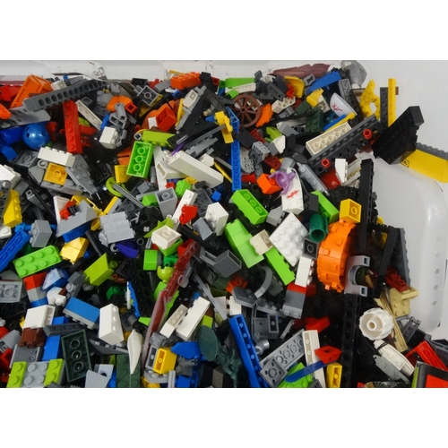 504 - Large selection of assorted Lego