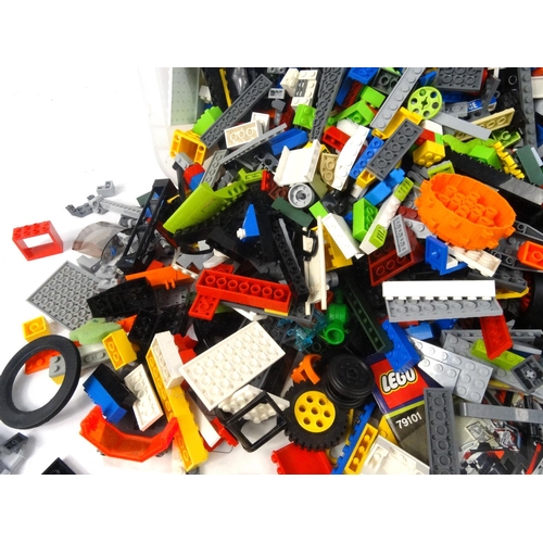 504 - Large selection of assorted Lego