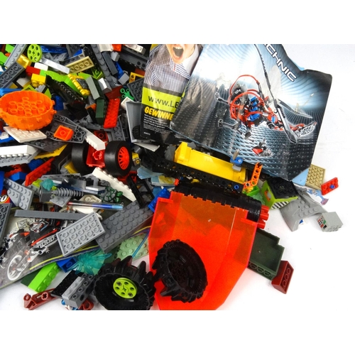 504 - Large selection of assorted Lego