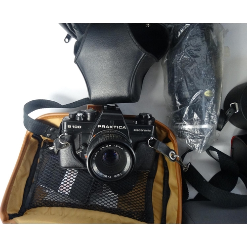 488 - Selection of assorted cameras, lenses and accessories, including Minolta, Vivitar and Olympus exampl... 