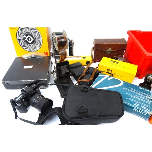 255 - Large selection of photographic equipment including Kodak carousels, some cameras, lenses and filter... 