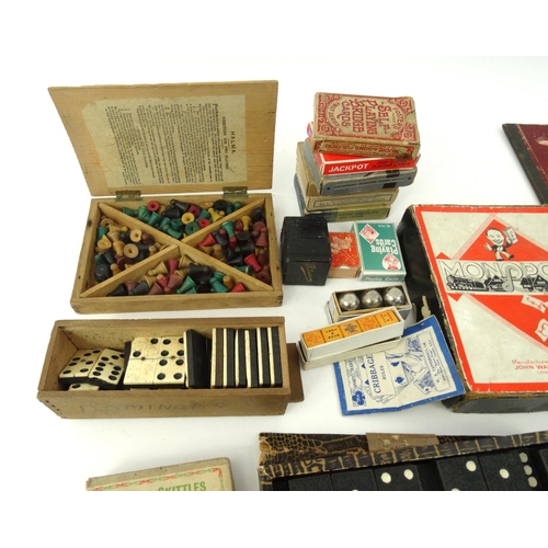 499 - Selection of vintage board games, Draughts, Dominoes etc