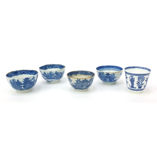 623 - Group of five 19th century English tea bowls, each with chinoiserie decoration, the tallest 5.5cm hi... 