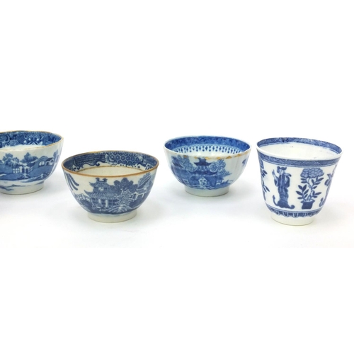 623 - Group of five 19th century English tea bowls, each with chinoiserie decoration, the tallest 5.5cm hi... 