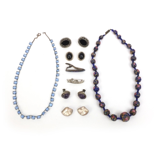 894 - Assorted vintage and later costume jewellery, including a hand painted glass bead necklace, cabochon... 