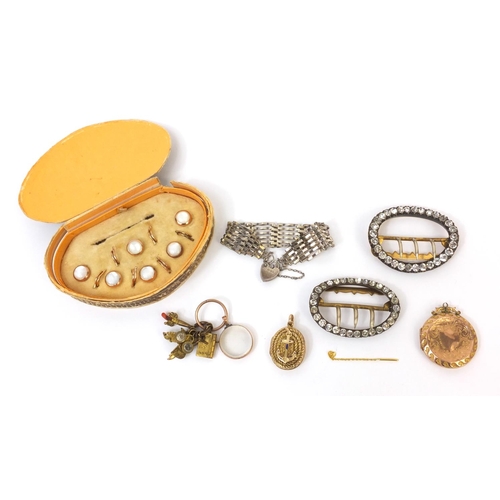 888 - Small selection of mostly vintage costume jewellery, including a cased set of mother of pearl studs,... 