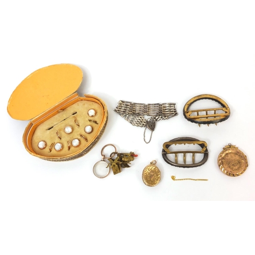 888 - Small selection of mostly vintage costume jewellery, including a cased set of mother of pearl studs,... 