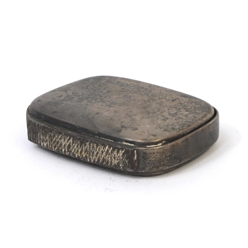 780 - Rectangular silver vesta with hinged lid. WN Chester 1895, 5.2cm long, approximate weight 34.2g