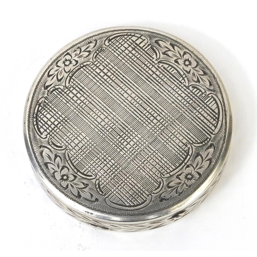 781 - Austrian 900 grade circular silver compact with engraved decoration, marked 1922, 6cm in diameter, a... 