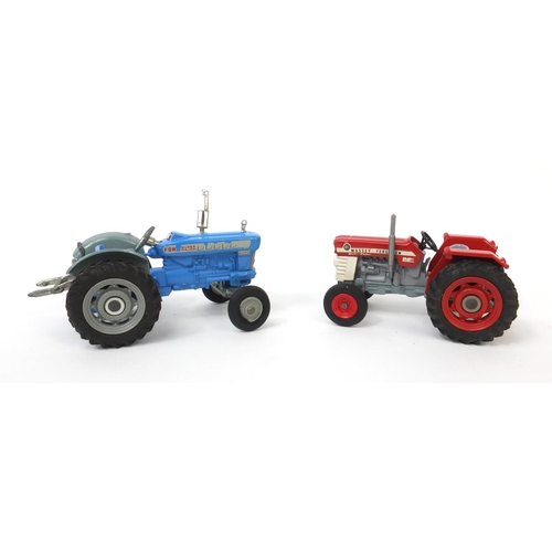 421 - Two boxed Corgi toys comprising 4000-5000 Super Major Tractor 67 and Massey-Ferguson 165 Tractor 66