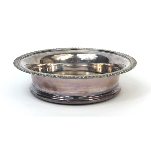 797 - Asprey silver plated and oak wine coaster with inset silver centre, hallmarked Sheffield 1963, 20cm ... 