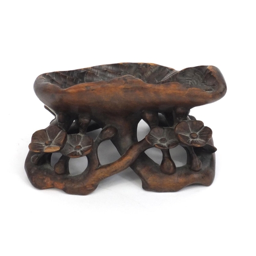 556 - Chinese root carving brush washer carved with flowers, 10cm high