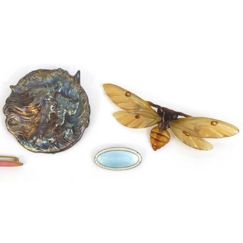 890 - Assorted jewellery comprising a silver Art Nouveau style brooch, turquoise and mother of pearl penda... 