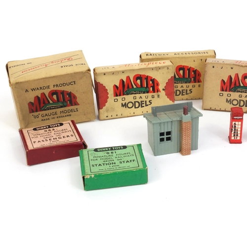 428 - Group of boxed 00 gauge station accessories including Dinky toys and Master examples - No.9, No.15, ... 