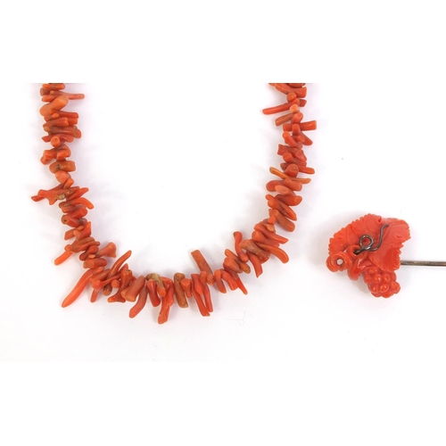 2560 - Carved coral grapevine brooch and necklace
