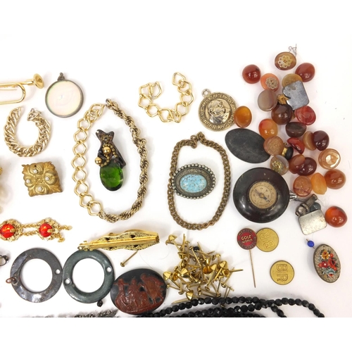 2558 - Assorted costume jewellery including a sliver marcasite bracelet, agate panels, chain link coin purs... 