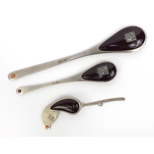 2228 - Cased set of three Clef Du Vin wine keys