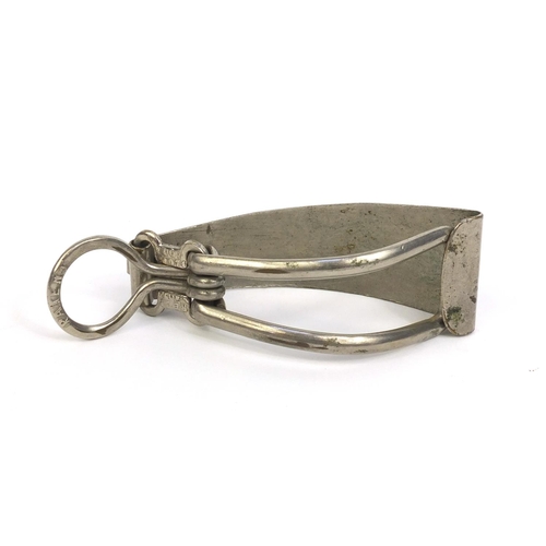 2371 - Victorian Wright Eureka ladies skirt lifter, lozenge marks to the inside, 8cm high