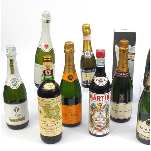 2169 - Collection of assorted wine including a bottle of Vintage 1976 Chianti, bottle of Laurent-Perrier Br... 