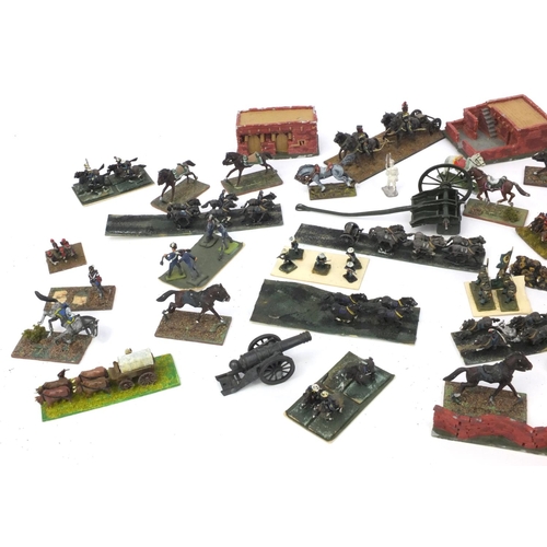 2278 - Large collection of Military interest hand painted lead soldiers, including some on horsebacks, toge... 