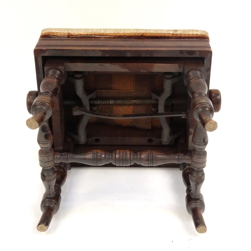 2039 - Edwardian walnut adjustable piano stool, 44cm high