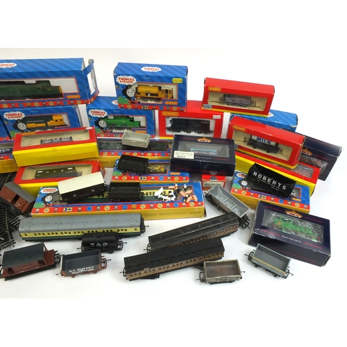 2286 - Collection of Hornby and Bachmann OO Gauge engines and carriages, including Thomas and Friends - Duc... 