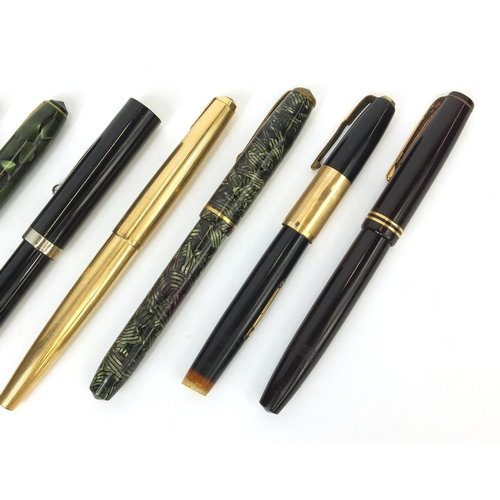 321 - Group of seven fountain pens including Sheaffer, Parker, Watermans and Conway Stewart examples and t... 