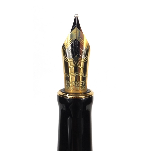 303 - Boxed Parker duofold marbleised fountain pen with 18k gold nib, made in the UK, the fountain pen 13.... 