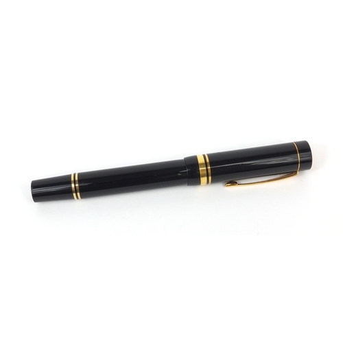 310 - Parker centennial black fountain pen with 18k gold nib, made in the UK, 13.5cm long