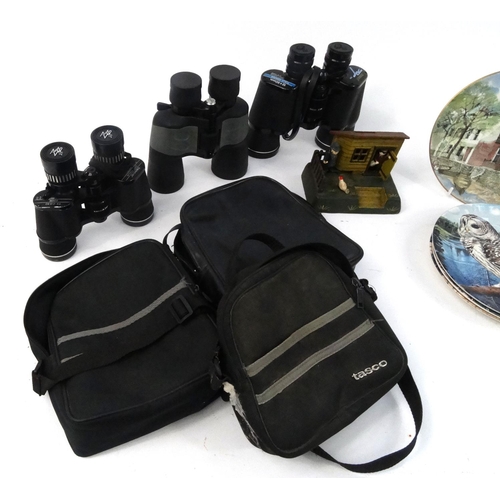 711 - Three pairs of assorted binoculars and a novelty cast iron money bank and four Royal Doulton collect... 