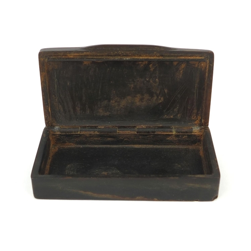 54 - 19th century horn snuff box, the hinged lid carved with the battle of Pont D'Arcole, 10.5cm wide