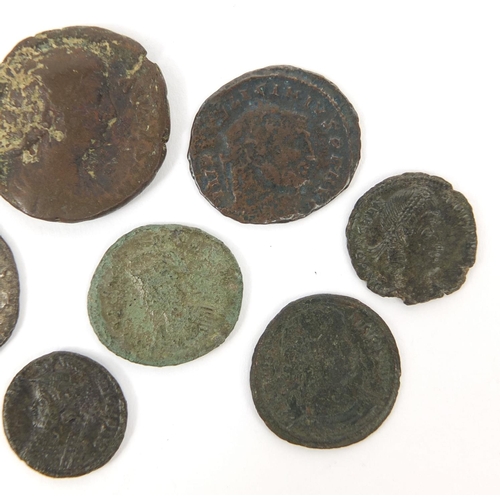 287 - Group of ten Roman coins, the largest approximately 2.5cm in diameter, approximate weight 29.6g