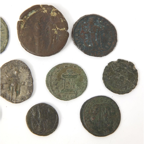 287 - Group of ten Roman coins, the largest approximately 2.5cm in diameter, approximate weight 29.6g