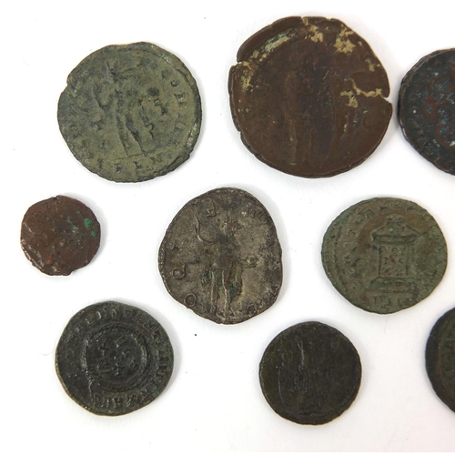 287 - Group of ten Roman coins, the largest approximately 2.5cm in diameter, approximate weight 29.6g